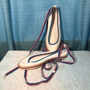 Tory Burch Lace Up Canvas Sneakers Slip on Red White Blue Laces size 9